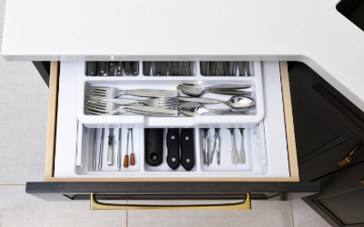 cutlery drawer very organized